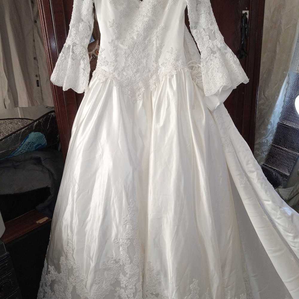 Wedding dress size 6 - image 1