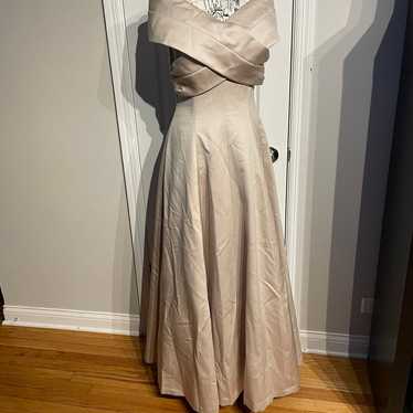 NANDRÉE Vintage Satin Off Shoulder champagne Coqu… - image 1