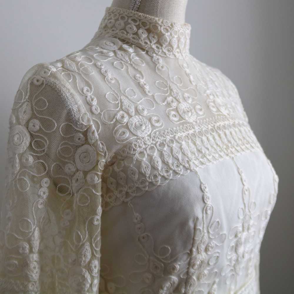 Vintage Boho Minimalist 1970s Embroidered Mutton … - image 3