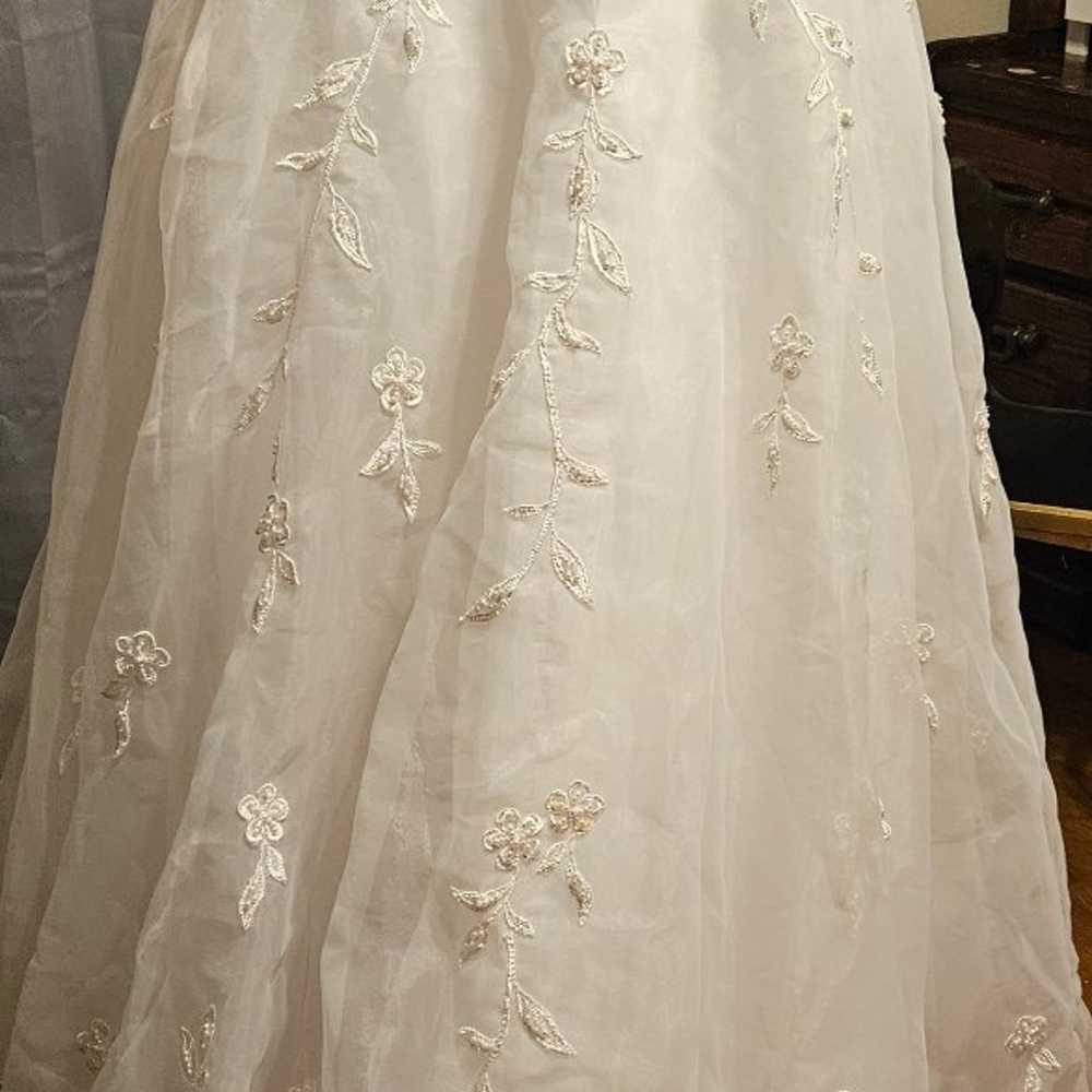 Wedding dress size 8 - image 3