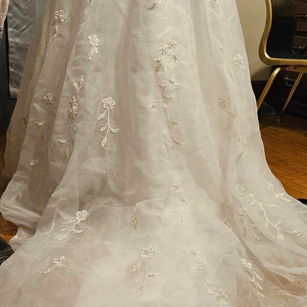 Wedding dress size 8 - image 6