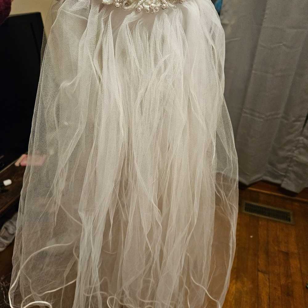 Wedding dress size 8 - image 8