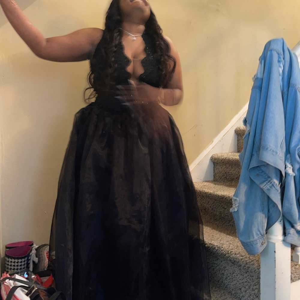 A black long prom dress - image 5