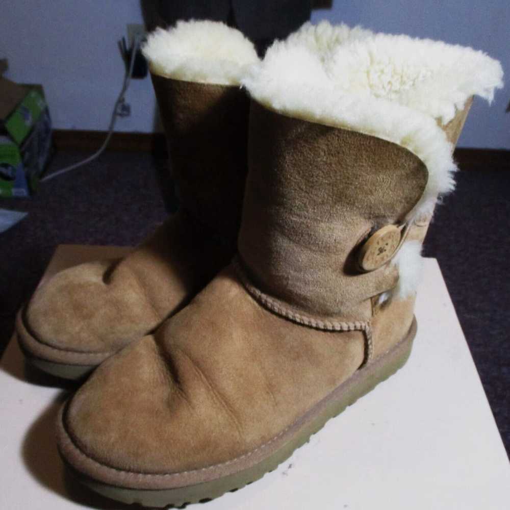 Ugg Luxurious Tan Leather Insulated Boots for Wom… - image 4