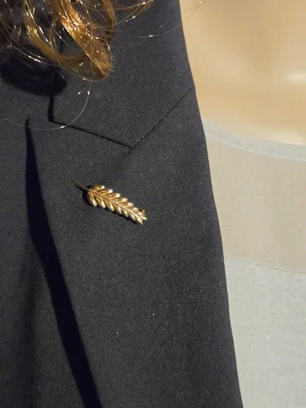 Vintage 18kt Yellow Gold Feather Pin - image 2