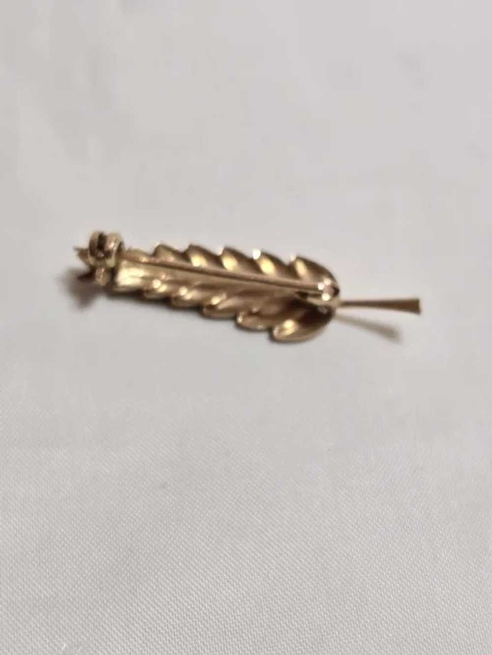 Vintage 18kt Yellow Gold Feather Pin - image 4