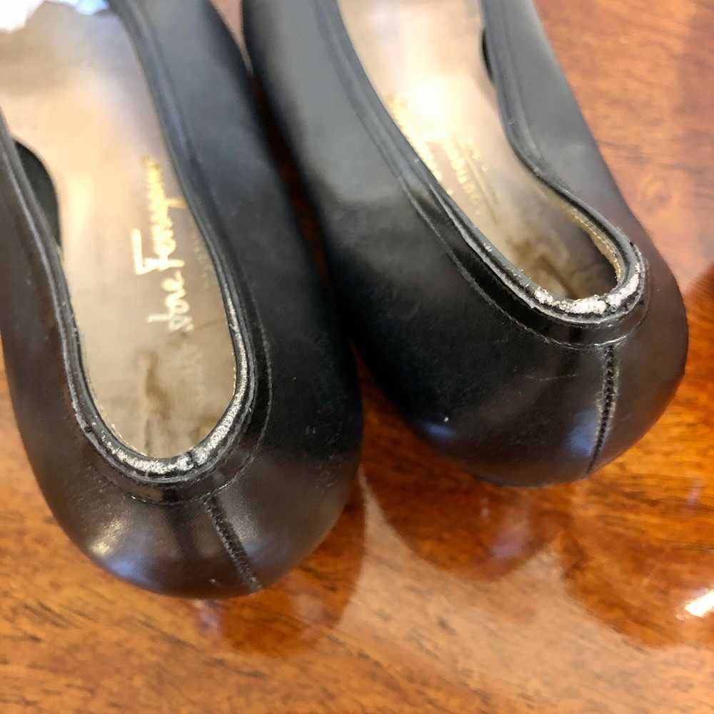 vintage Ferragamo shoes / black leather kitten he… - image 2