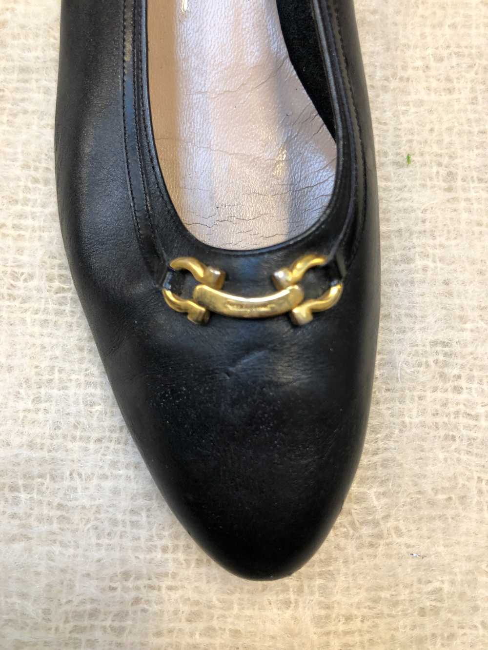 vintage Ferragamo shoes / black leather kitten he… - image 4