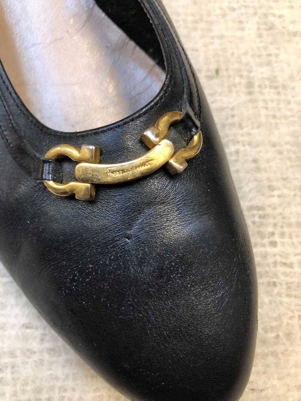 vintage Ferragamo shoes / black leather kitten he… - image 5