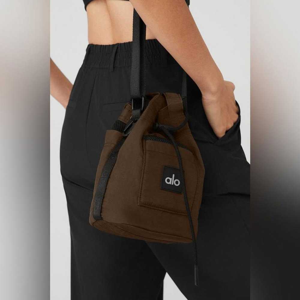 Alo Yoga The Utility Cross Body Bucket Bag in Esp… - image 4