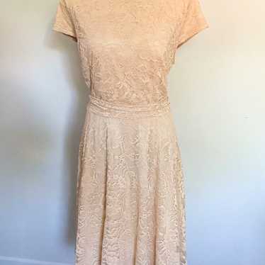 Beautiful beige lace midi dress - image 1