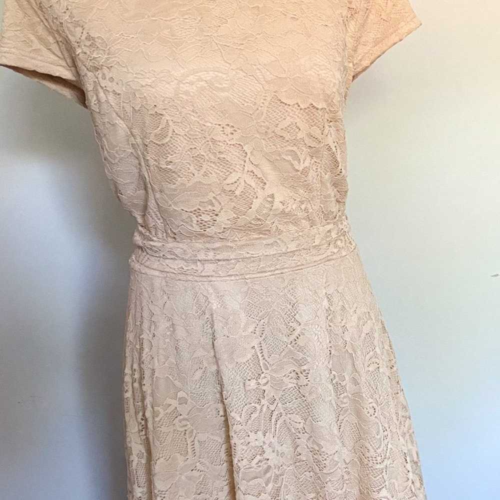 Beautiful beige lace midi dress - image 3