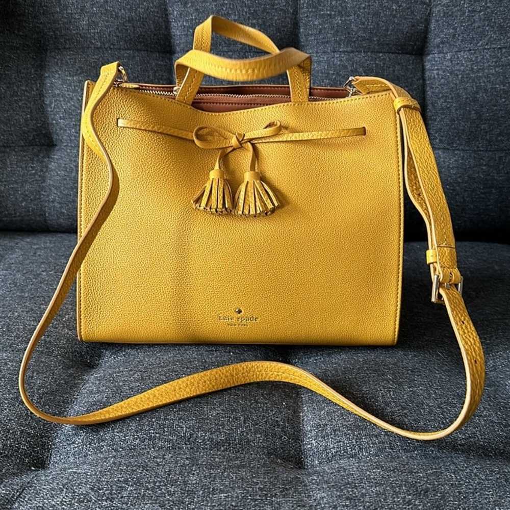 Mustard colored leather Kate spade purse with cro… - image 4