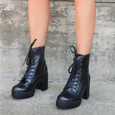 Lulu’s Women’s Riana Black Lace-Up Platform Boots… - image 1