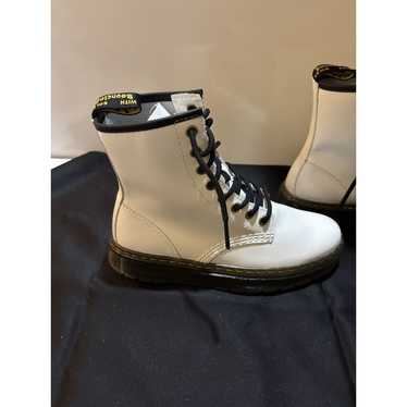 Dr Doc Martens Women’s Size 7 AirWair Zavala Whit… - image 1