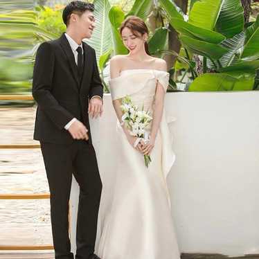 Pre-wedding wedding dress