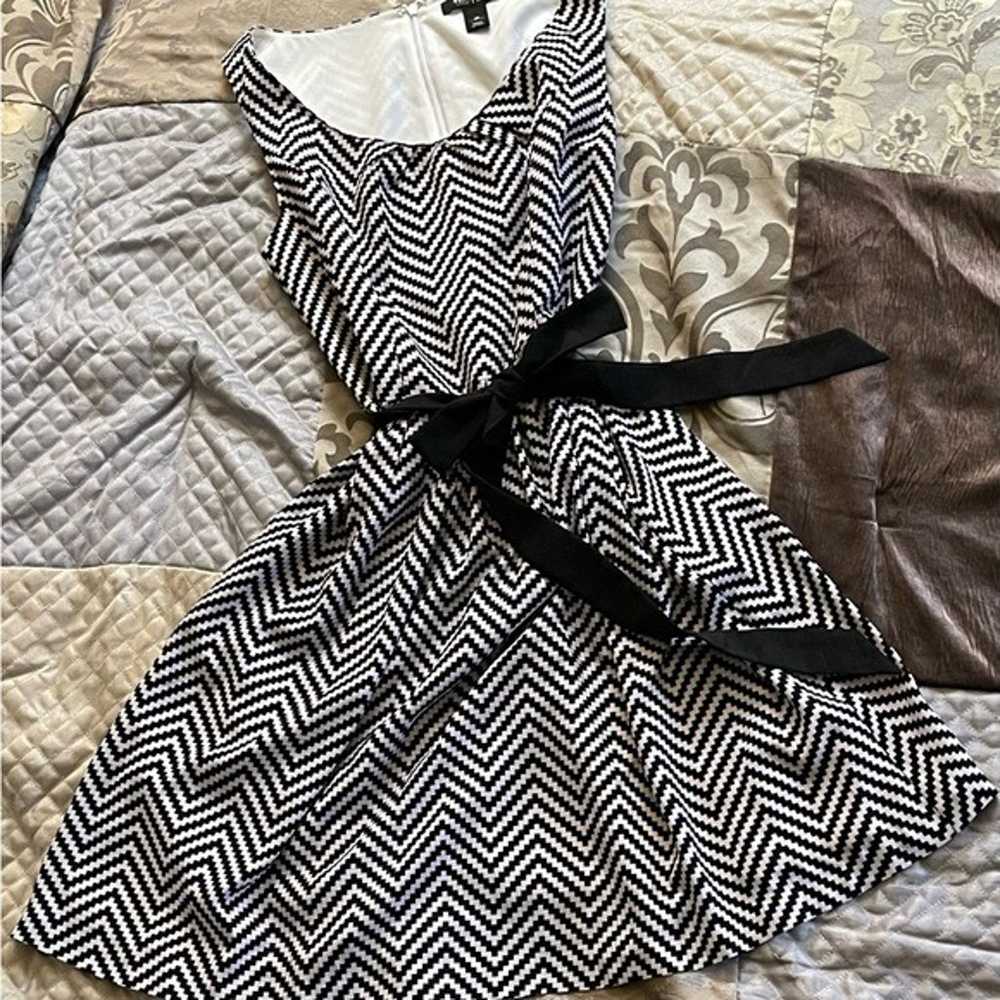 White House Black Market Geometric Chevron Stripe… - image 1