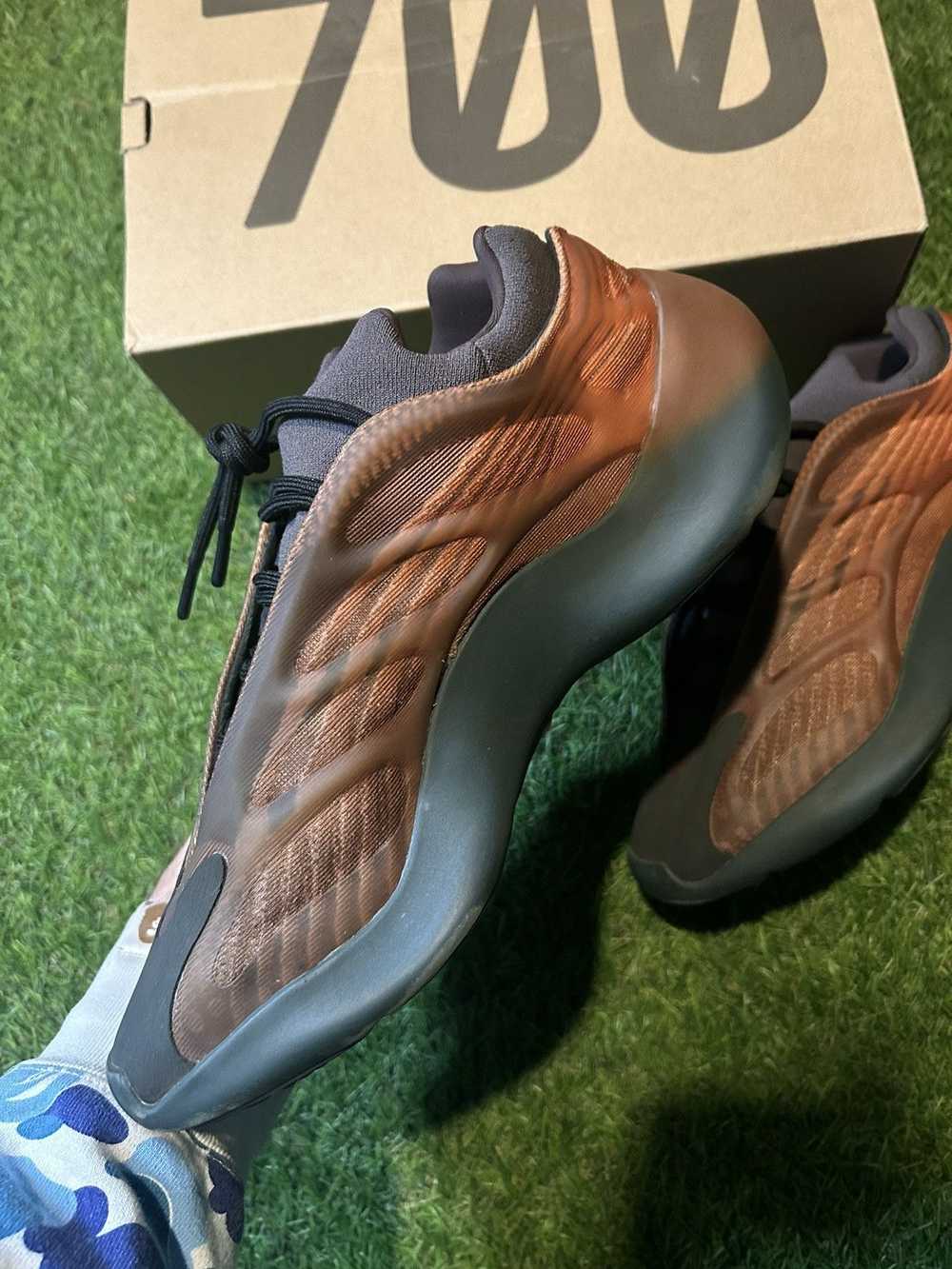 Adidas Adidas Yeezy 700 V3 Copper Fade - image 4