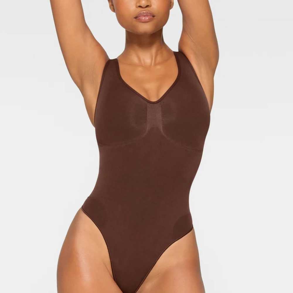 Skims Seamless Sculpt Scoop Thong Bodysuit - image 1