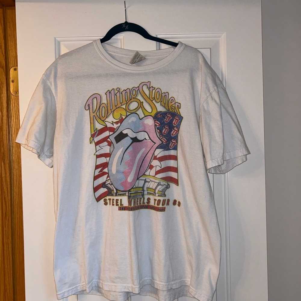 Womens graphic tees size large - image 5