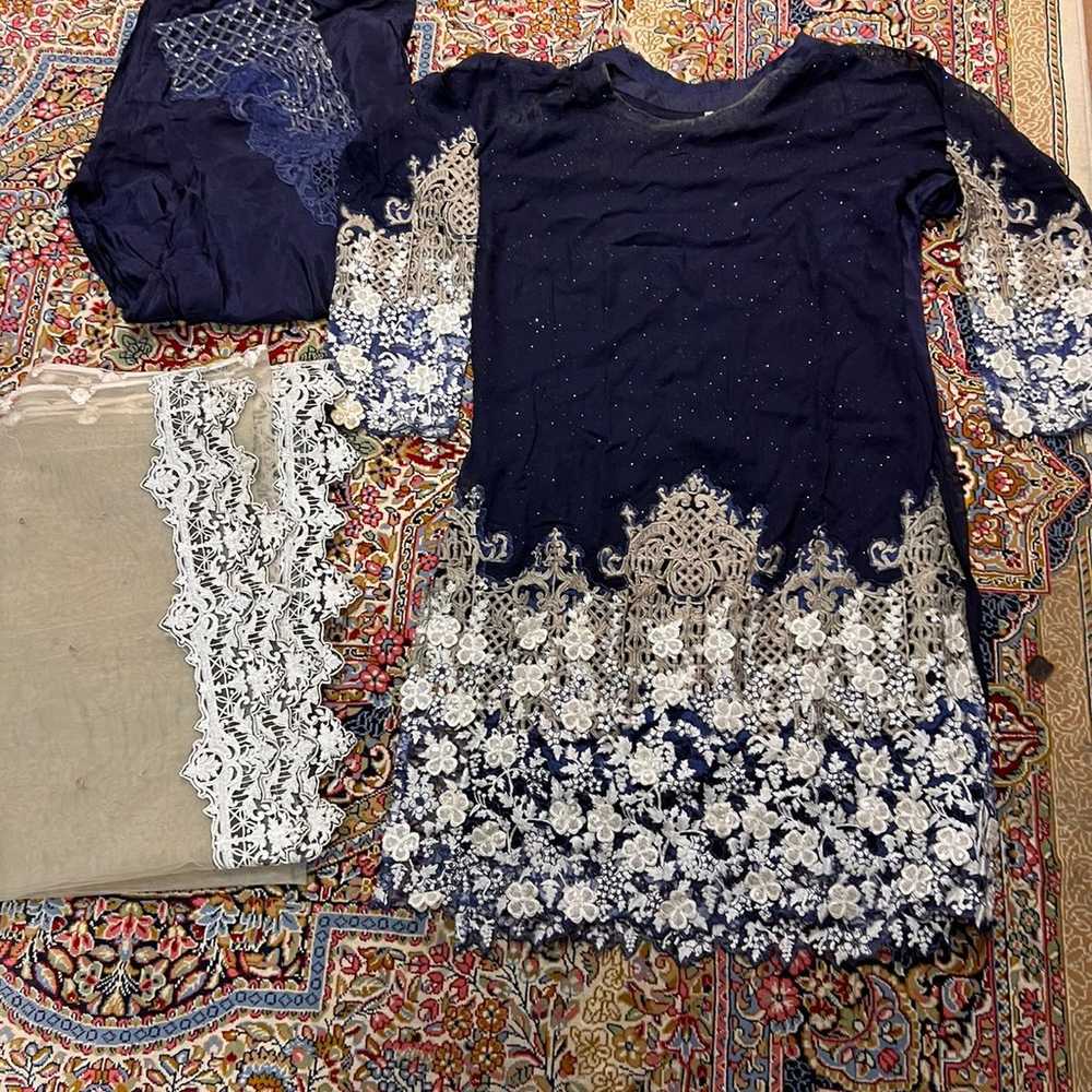 4 piece Pakistani dress - image 4