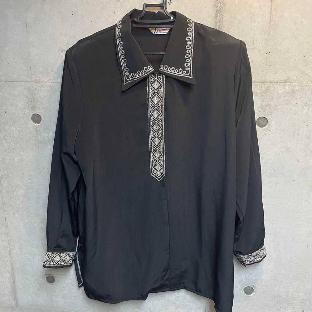 Embroidered black long-sleeve Tyrolean shirt - image 1