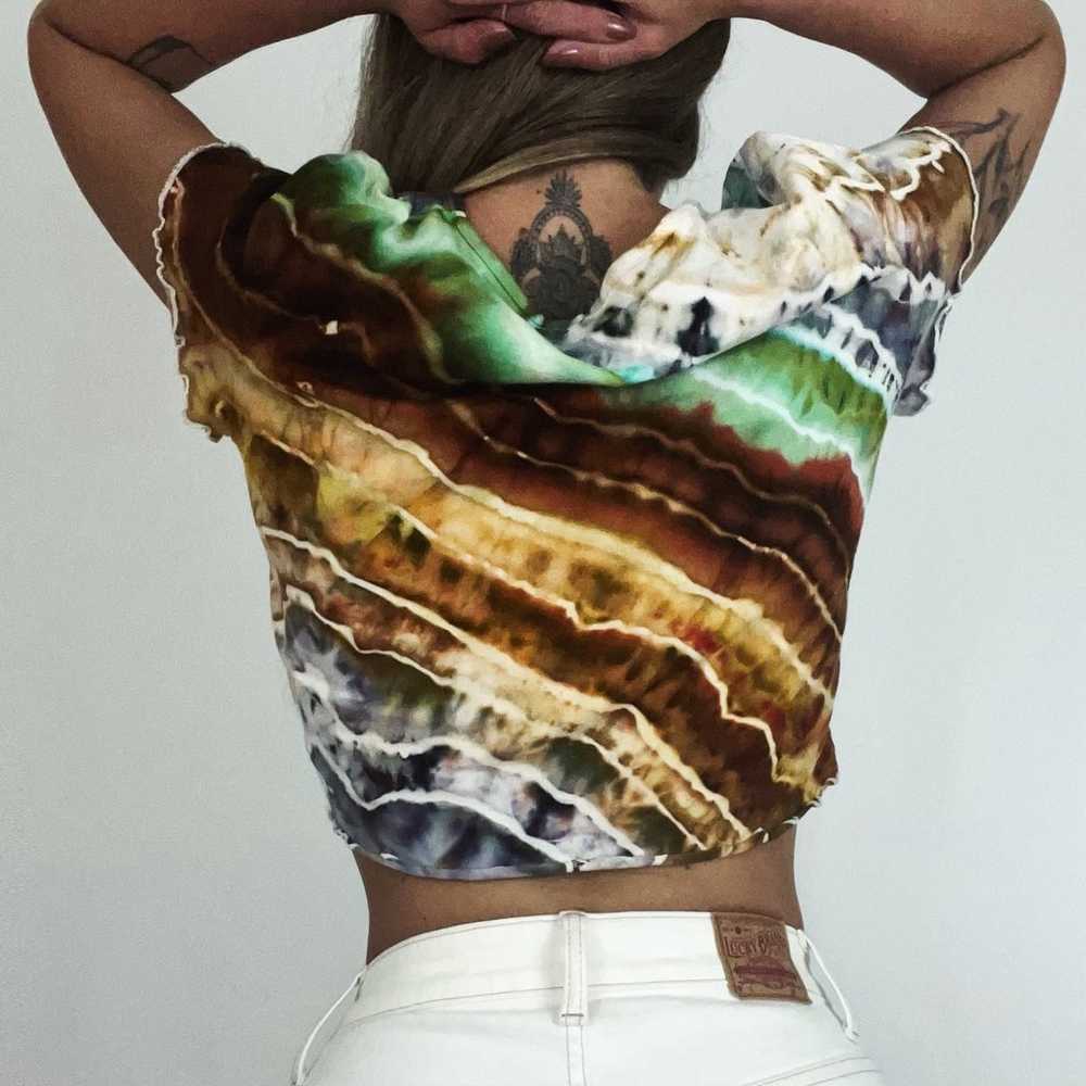 NEW Hand-Dyed Cropped Lettuce Hem T-Shirt | Size L - image 4