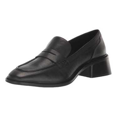 Vince Camuto Leather flats