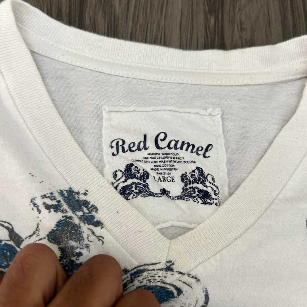 Vintage Y2K Grunge Red Camel Big Print Graphic Wh… - image 4