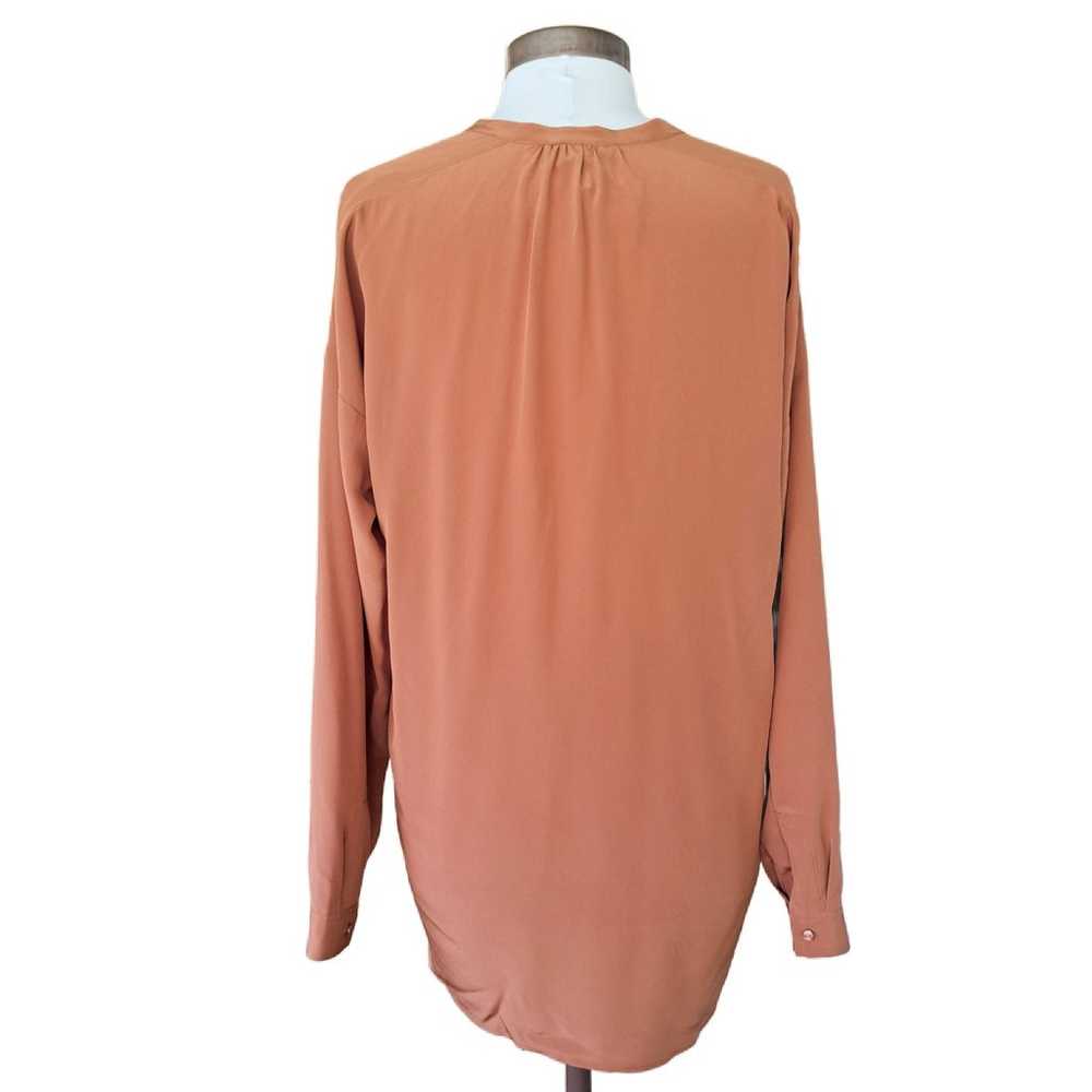 VINCE Oversized 100% Silk Gingersnap V-neck Blous… - image 4