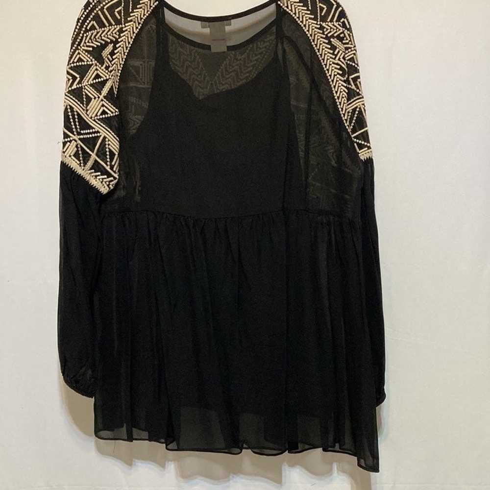 SUNDANCE NWOT BLACK SILK BLOUSE WITH CAMI - image 2