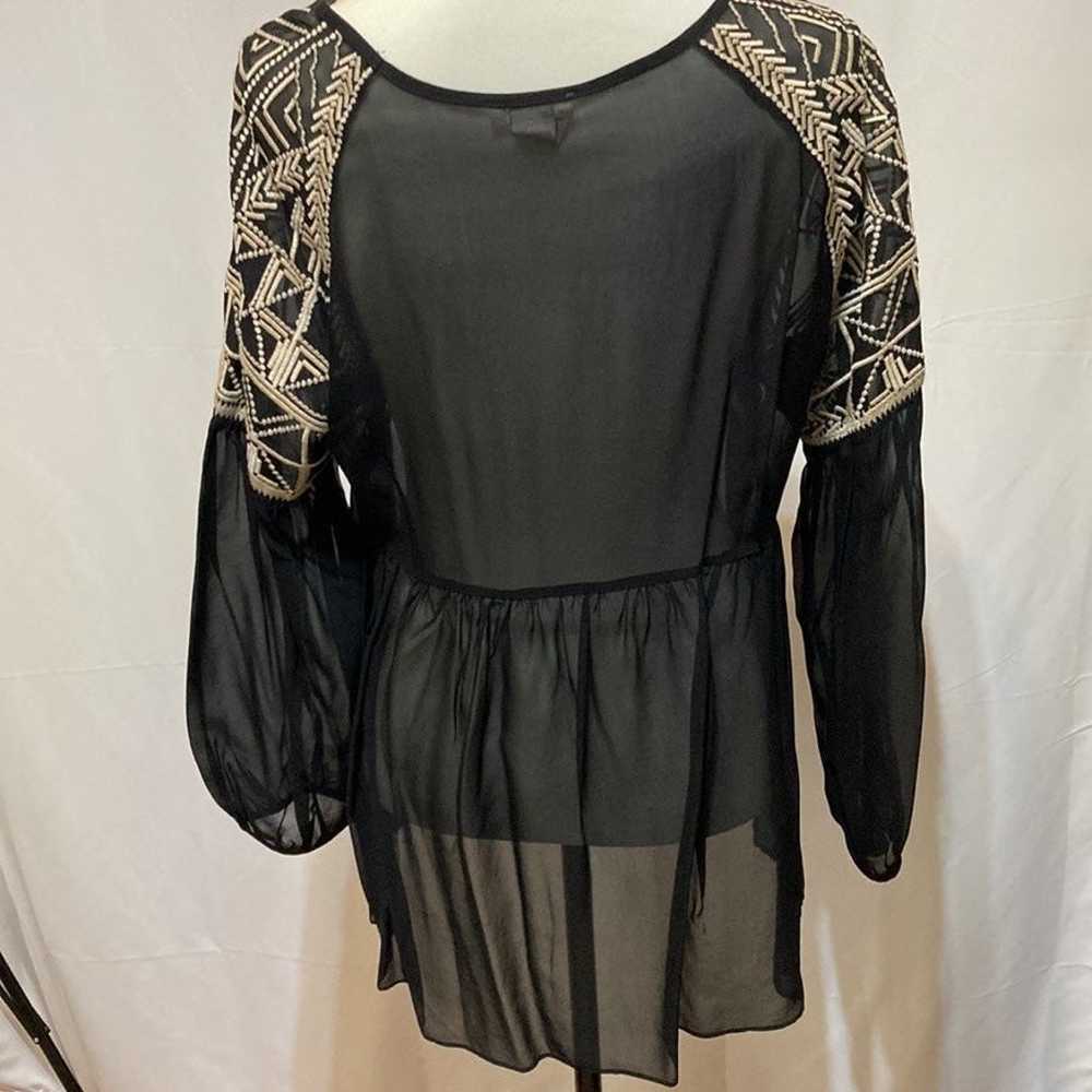 SUNDANCE NWOT BLACK SILK BLOUSE WITH CAMI - image 4