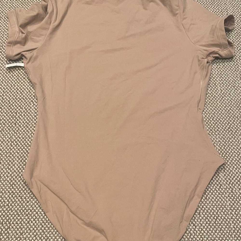 SKIMS Fits Everybody T-Shirt Bodysuit NWOT - image 4