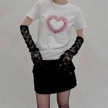 2000 Archives Heart-Shaped Spike Design T-shirt - image 1