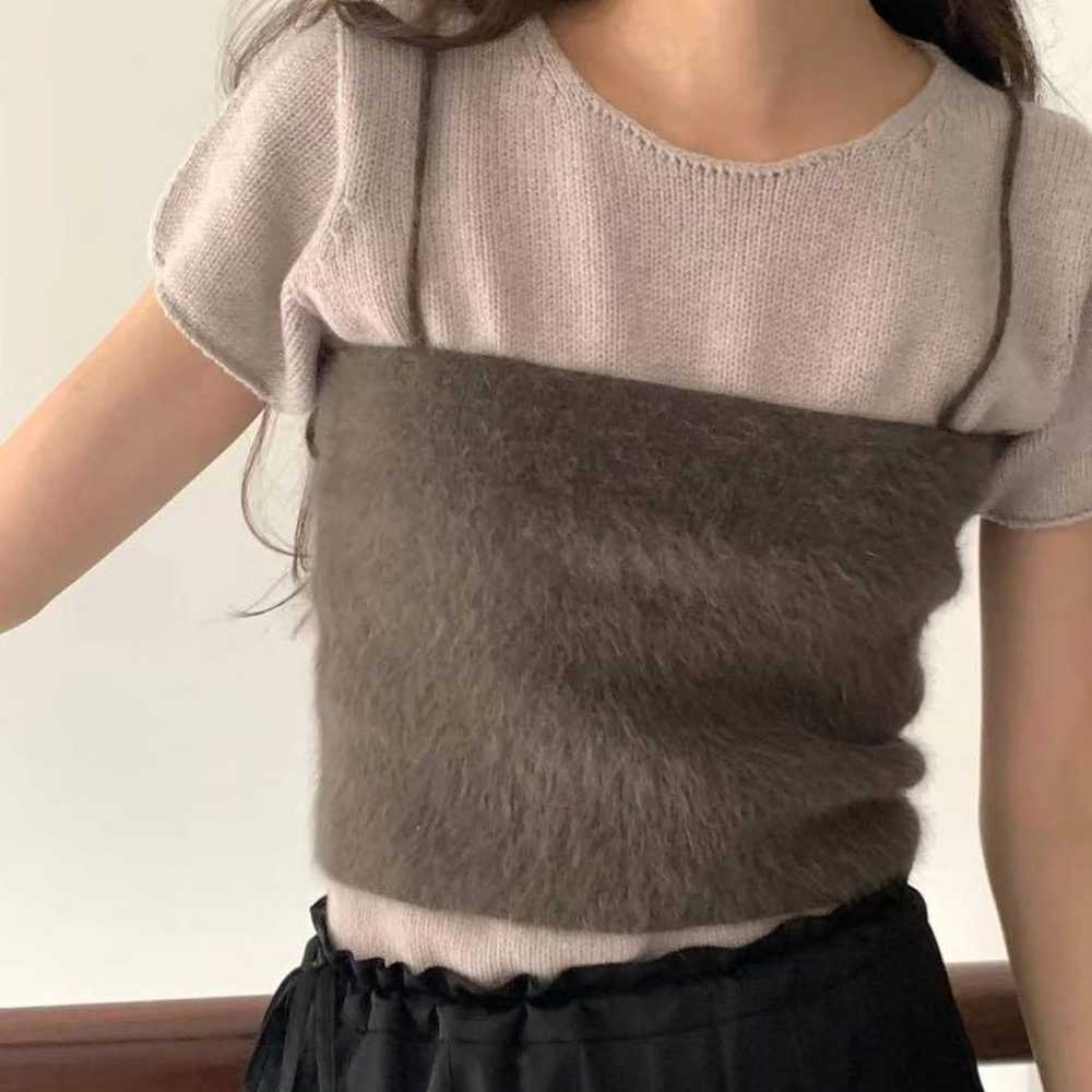 Knit top and vest set with short sleeves - image 1