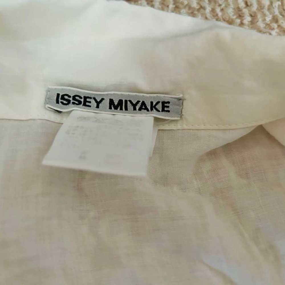 Long-sleeve shirt jacket in white from ISSEY MIYA… - image 2