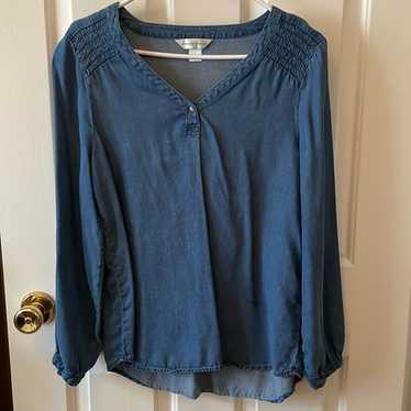 Lyocell denim v neck blouse in like new condition… - image 1