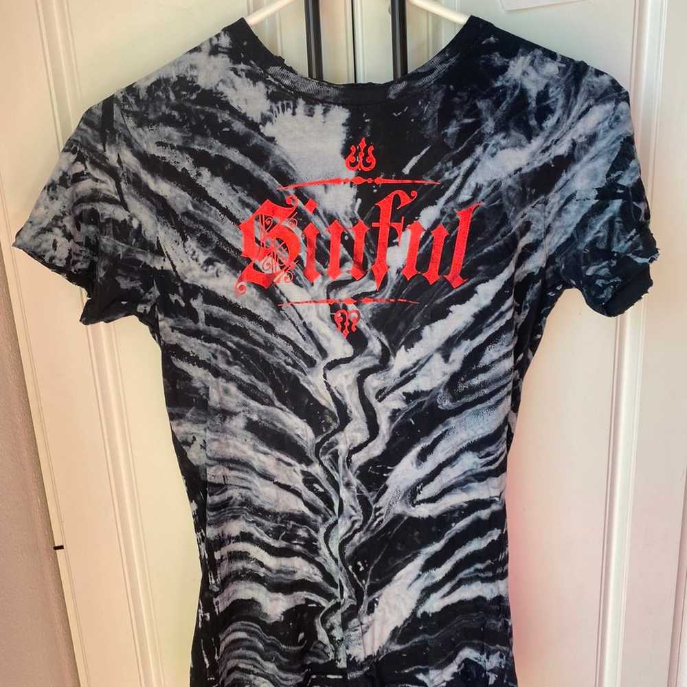 Sinful womens tee bundle of 4 size medium - image 4