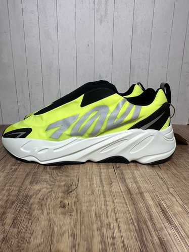 Yeezy 700 MNVN Laceless “Phosphor”