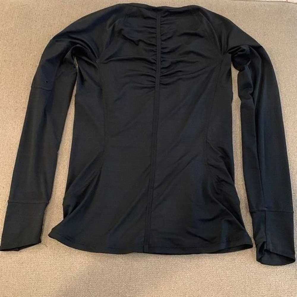 Athleta long sleeve Body zipper - image 10