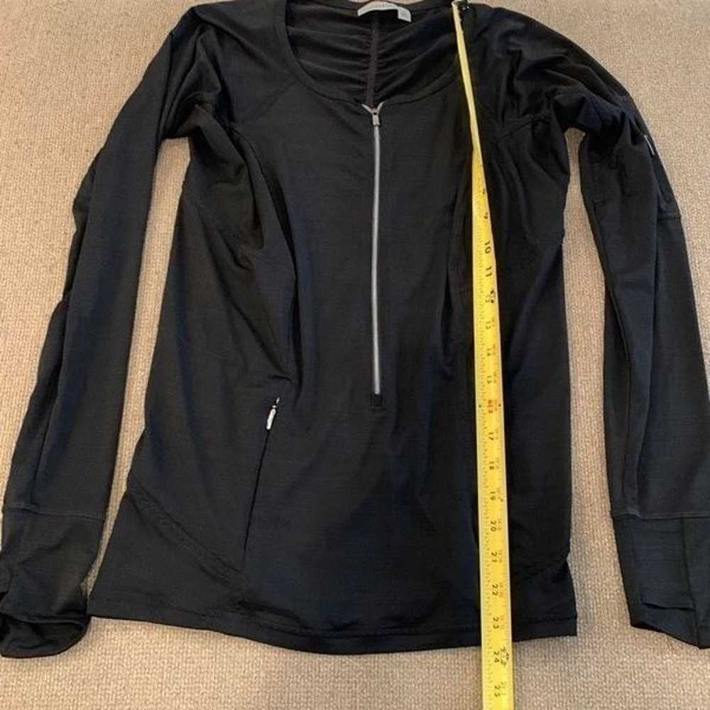 Athleta long sleeve Body zipper - image 11