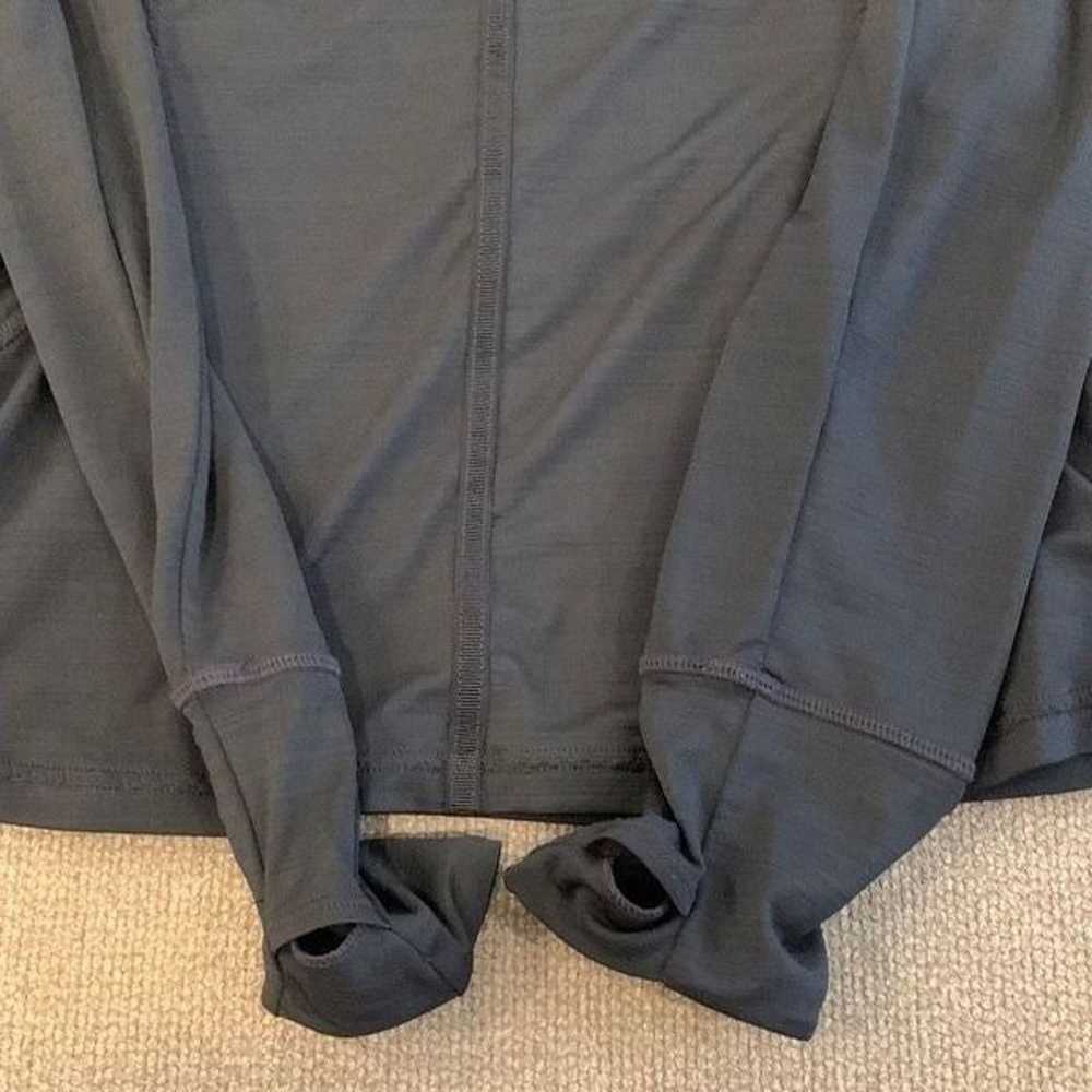 Athleta long sleeve Body zipper - image 12