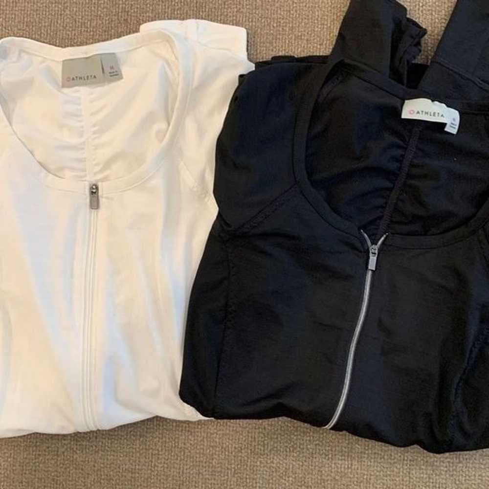 Athleta long sleeve Body zipper - image 2