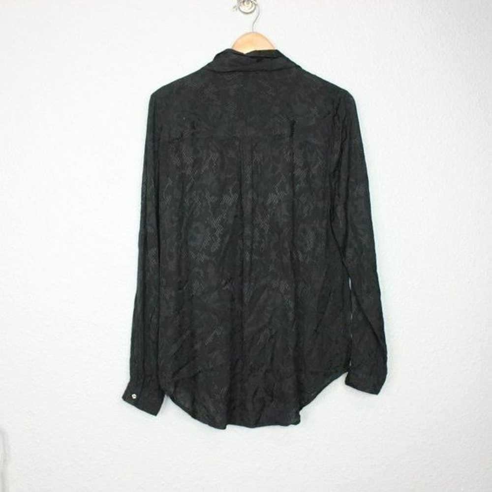 Gestuz Jade Black Textured Floral Bow Blouse sz 38 - image 4