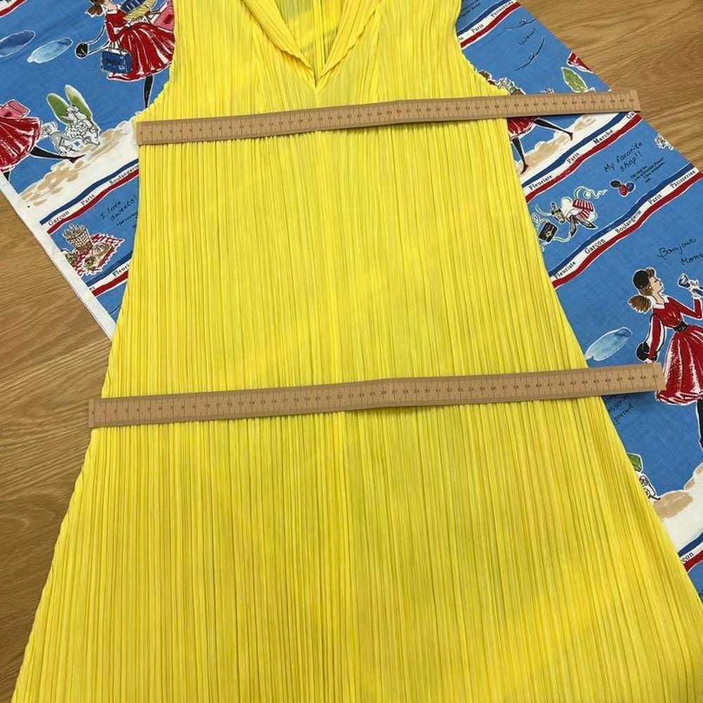 Yellow pleated sleeveless tunic - image 2