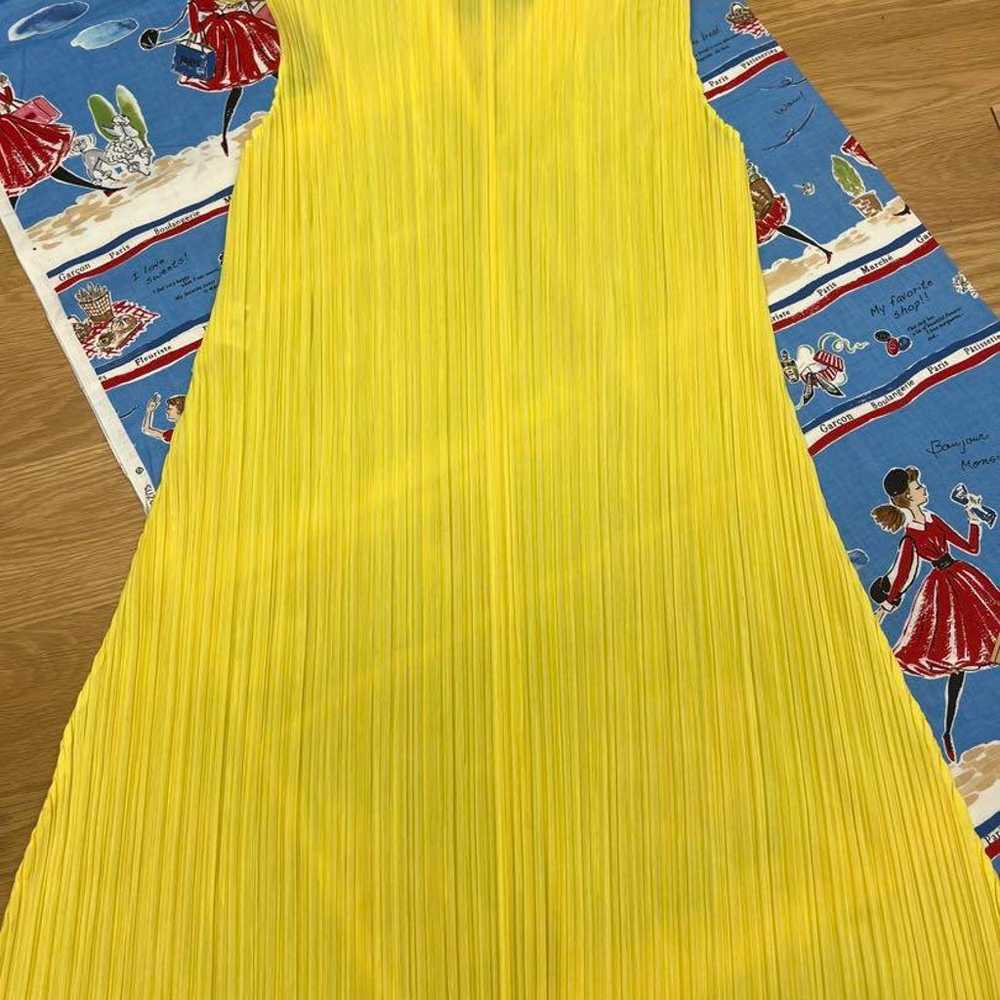 Yellow pleated sleeveless tunic - image 6