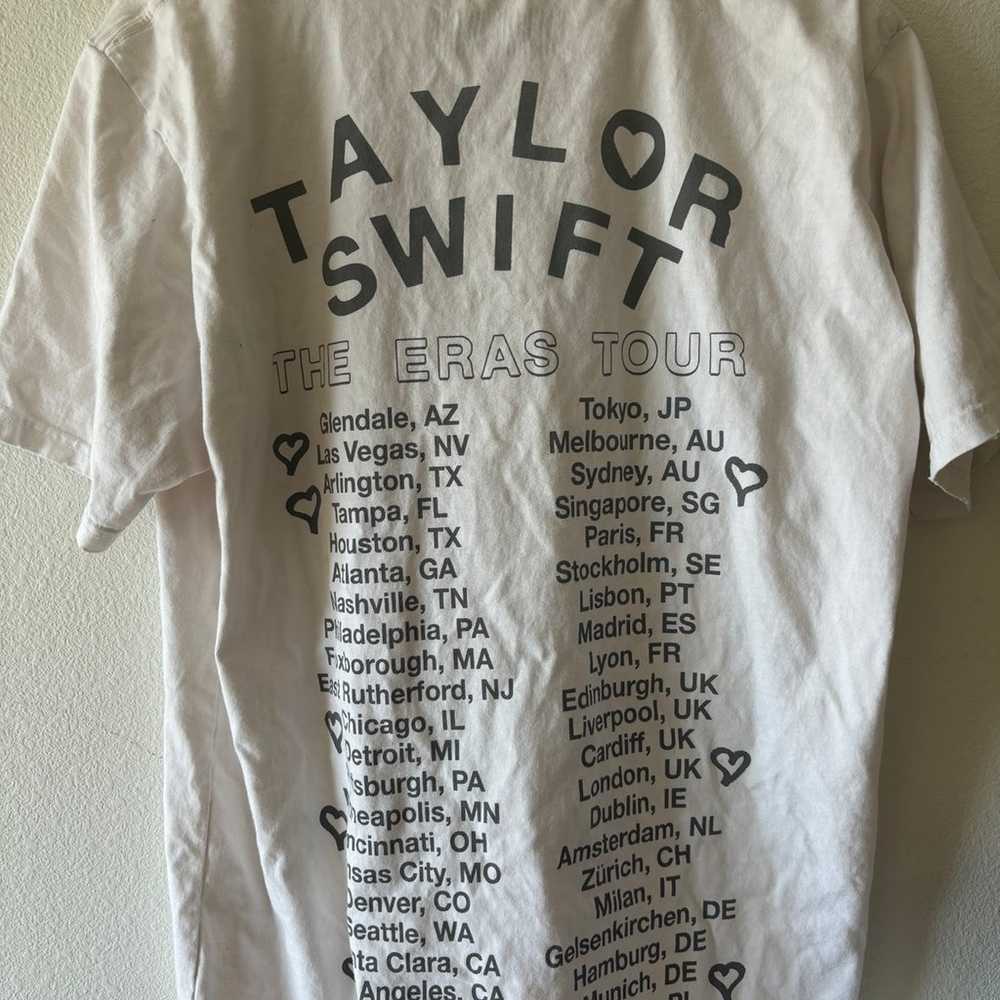 TAYLOR SWIFT THE ERAS TOUR PHOTO OVERSIZED T-SHIRT - image 2