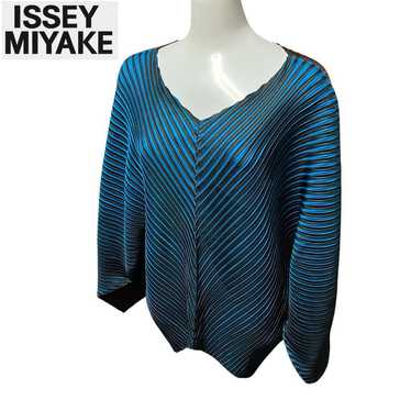 Rare Issey Miyake Long Sleeve Asymmetrical Top Cu… - image 1