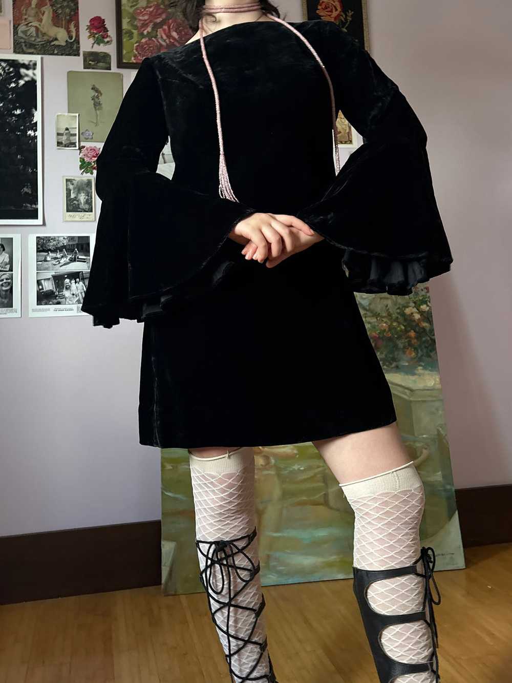 1970s Black Velvet Bat Wing Sleeve Mini Dress - image 9