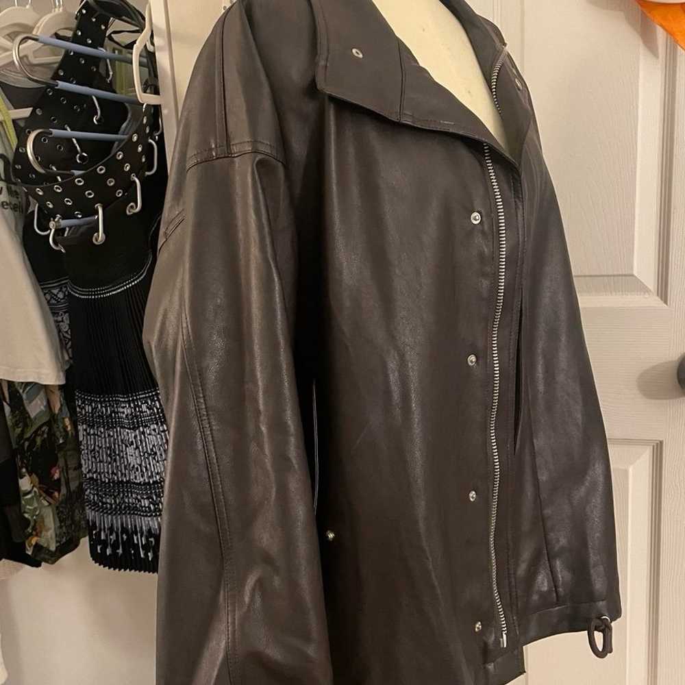 leather jacket - image 2